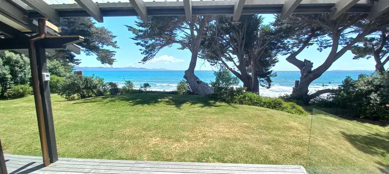 Lawn to Beach, Kuaotunu Beachfront