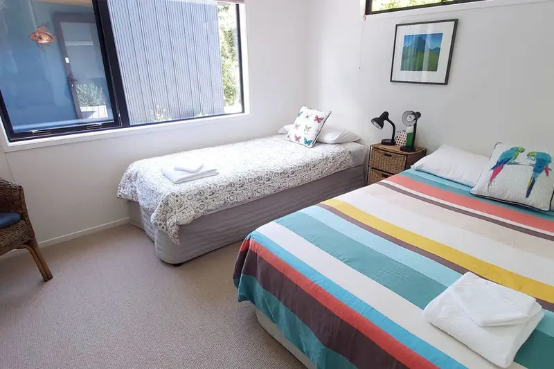2nd Bedroom, Kuaotunu Escape