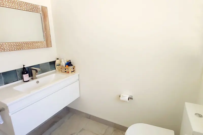 Bathroom, Kuaotunu Escape